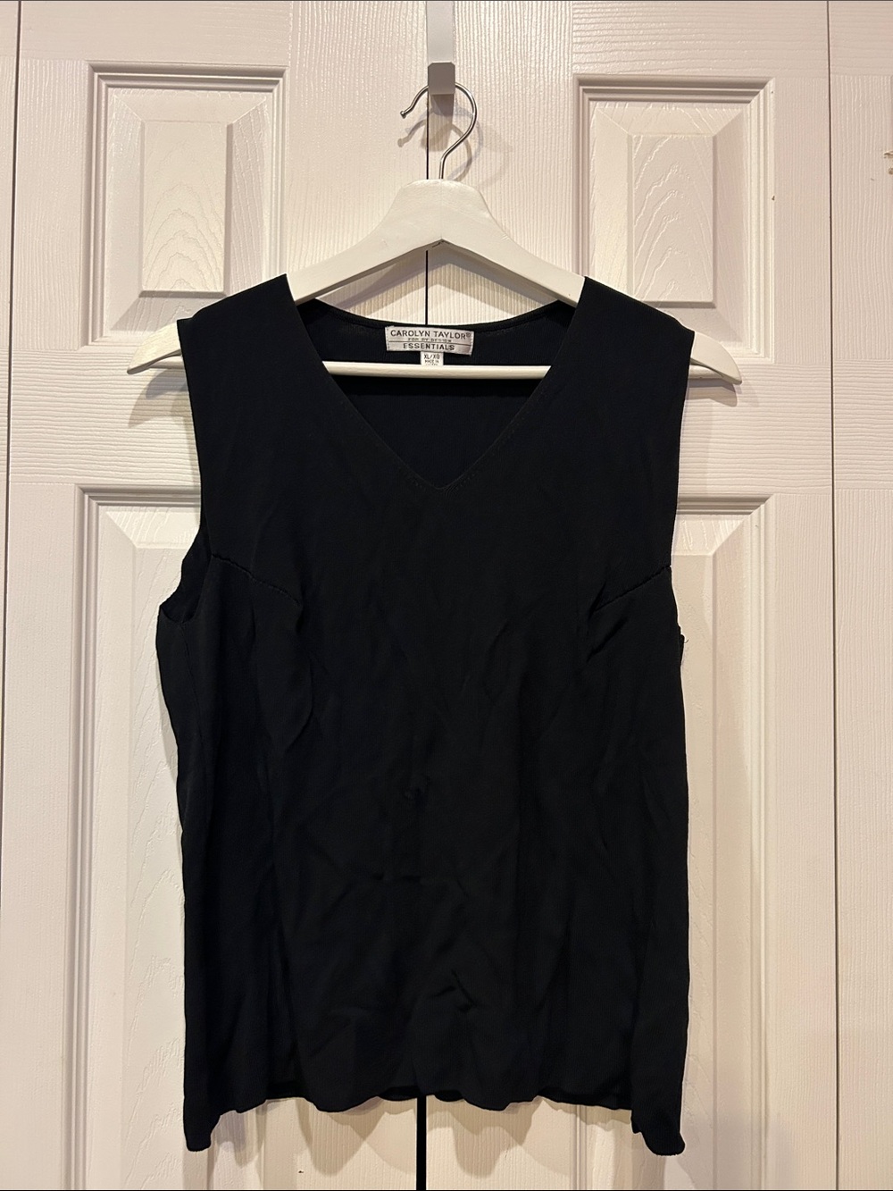 Vintage Carolyn Taylor Essentials Black Sleeveless V-Neck Top